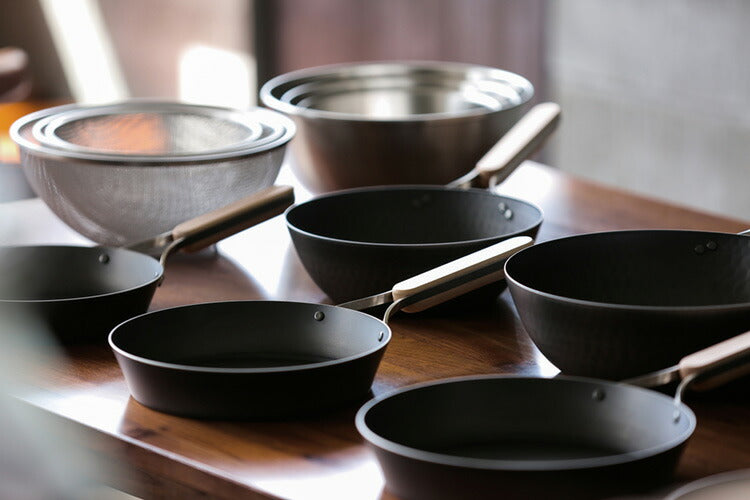 enzo 日本製 燕三条 女性も振れる中華鍋 26cm 炒め料理に ガス火・IH対応 EN-012 鉄中華鍋 鉄フライパン 深型 燕三 エンゾウ 和平フレイズ