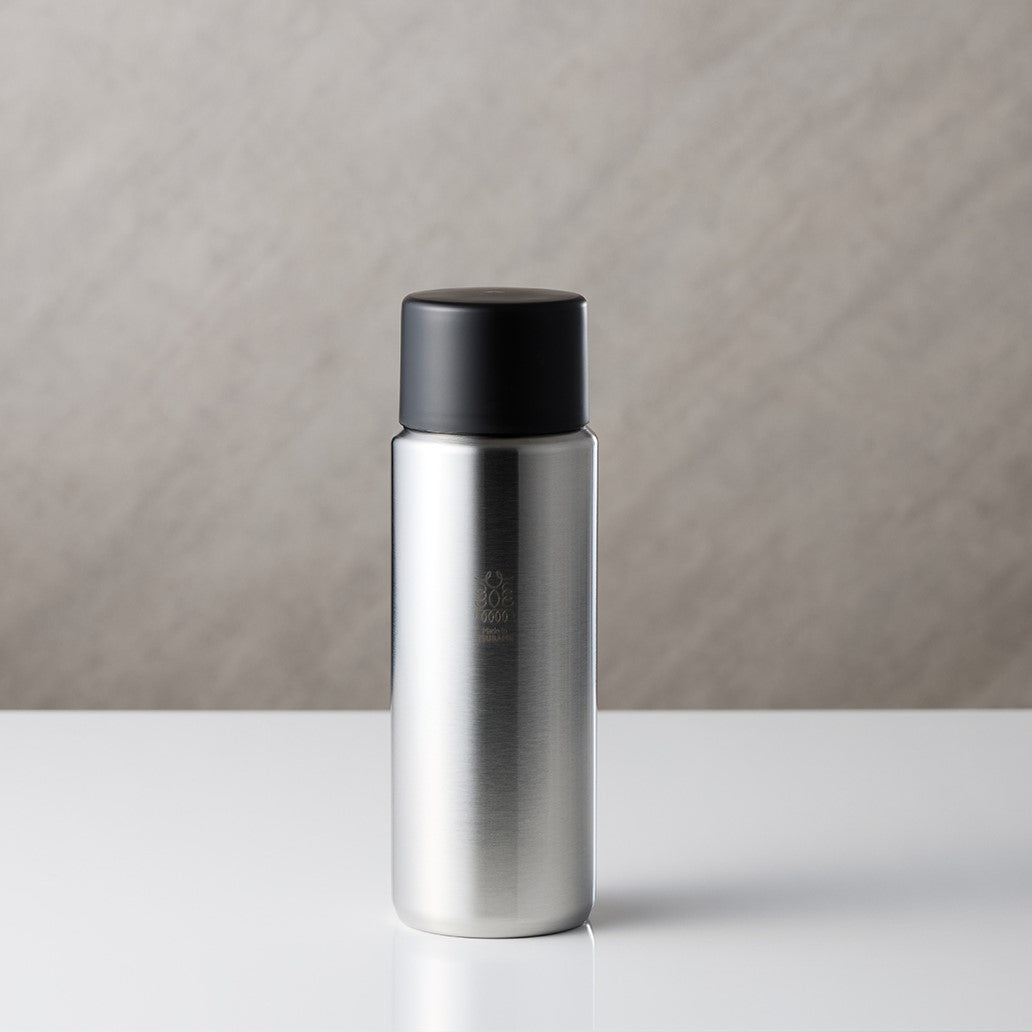 燕三条で作る真空マグボトル 360ml ステンレス 保冷 保温 真空断熱 二層構造 ストレート 日本製 燕三条 水筒 【Made in TSUBAME】スリム シンプル シルバー ボトル おしゃれ