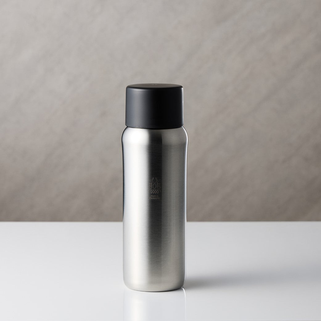 燕三条で作る真空マグボトル 360ml ステンレス 保冷 保温 真空断熱 二層構造 丸みデザイン 日本製 燕三条 水筒 【Made in TSUBAME】スリム シンプル シルバー ボトル おしゃれ