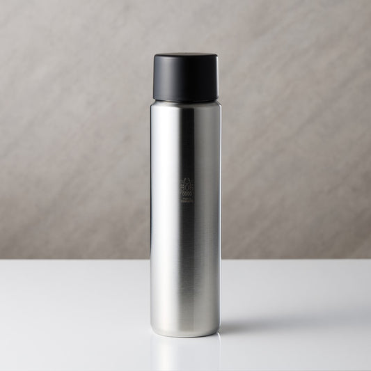 燕三条で作る真空マグボトル 500ml ステンレス 保冷 保温 真空断熱 二層構造 ストレート 日本製 燕三条 水筒 【Made in TSUBAME】スリム シンプル シルバー ボトル おしゃれ