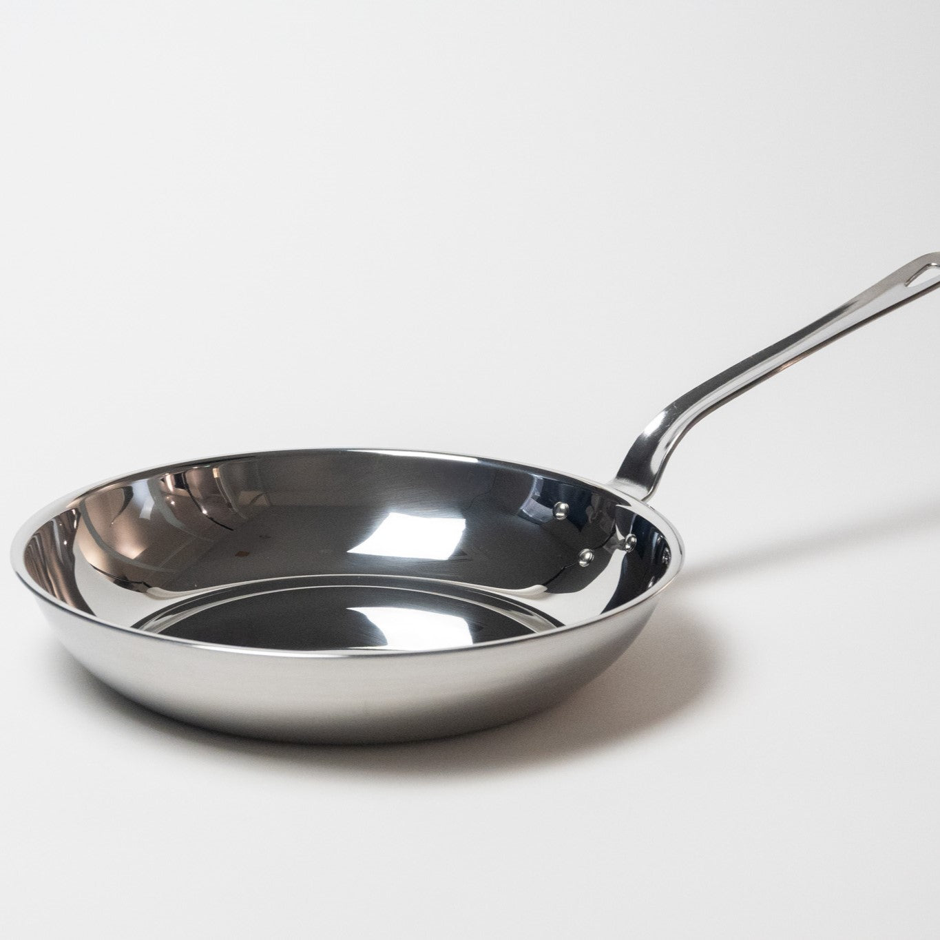 日本製 燕三条 ステンレス3層フライパン 20cm 20年保証 ガス火・IH対応 アルミクラッド三層フライパン ステンレス製 フライパン フッ素不使用 フジノス(代引不可)