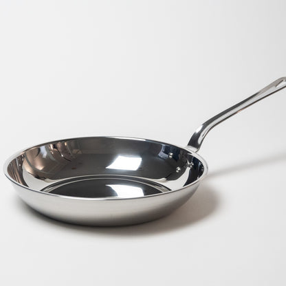 日本製 燕三条 ステンレス3層フライパン 20cm 20年保証 ガス火・IH対応 アルミクラッド三層フライパン ステンレス製 フライパン フッ素不使用 フジノス(代引不可)